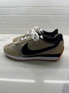 Nike Daybreak Runner in Beige with Black Swoosh